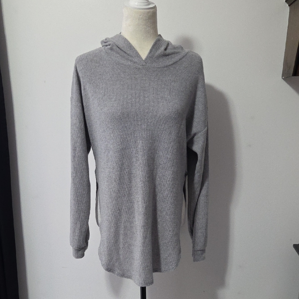 Fashion Nova Gray Hooded Long Sleeve Shirt With U Shaped Hem
